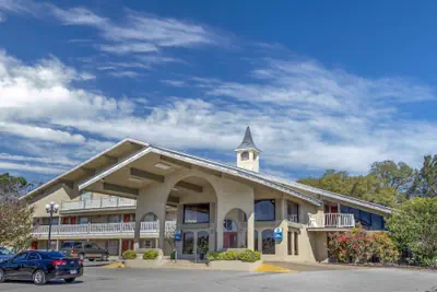 Photo 2 - Best Western Sunday House Inn