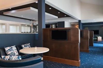 Photo 4 - Courtyard by Marriott San Antonio Airport
