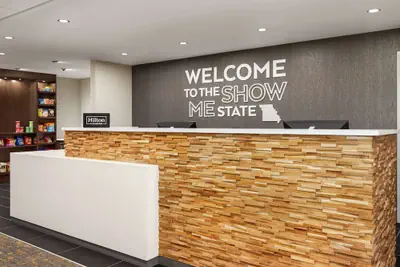 Photo 4 - Hampton Inn Kansas City-Airport