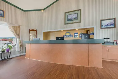 Photo 2 - Days Inn by Wyndham Auburn
