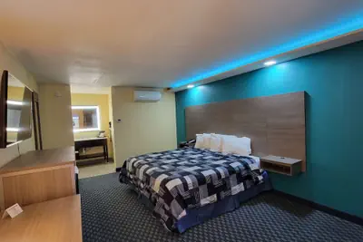 Photo 5 - SureStay Plus Hotel by Best Western Odessa