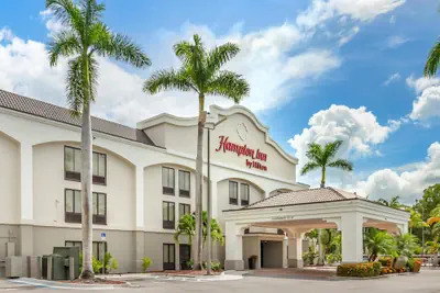 Photo 2 - Hampton Inn Fort Myers-Airport & I-75