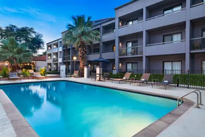 Photo 2 - Courtyard by Marriott San Antonio Downtown/Market Square
