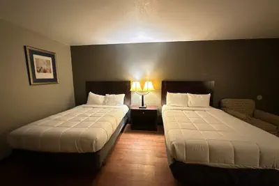 Photo 4 - Loyalty Inn Gainesville