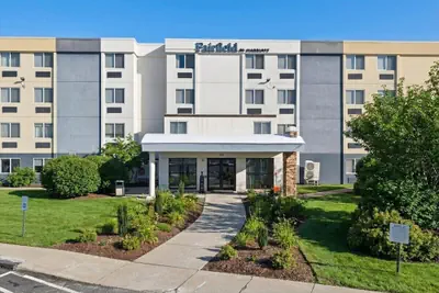 Photo 2 - Fairfield by Marriott Inn & Suites Wallingford New Haven