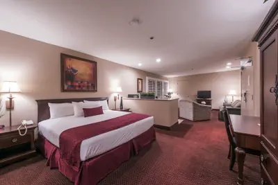 Photo 4 - Grand Vista Hotel