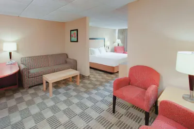 Photo 5 - Ramada by Wyndham Fairfield NJ