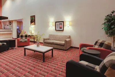 Photo 3 - Ramada by Wyndham Fairfield NJ