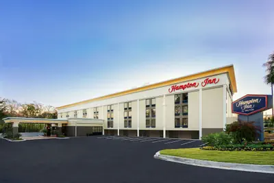 Photo 2 - Hampton Inn Gainesville