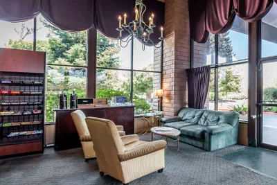 Photo 3 - Days Inn & Suites by Wyndham Sunnyvale