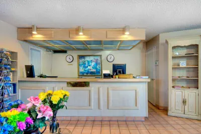 Photo 5 - Days Inn & Suites by Wyndham Mountain View