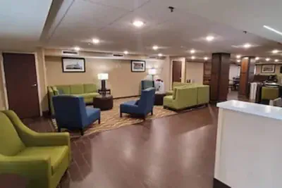 Photo 2 - Comfort Inn Oxon Hill - National Harbor
