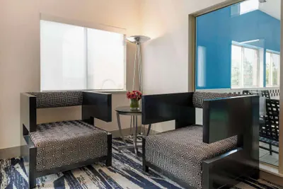 Photo 5 - Comfort Inn Edinburgh - Columbus