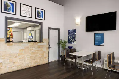 Photo 3 - Days Inn by Wyndham Aberdeen