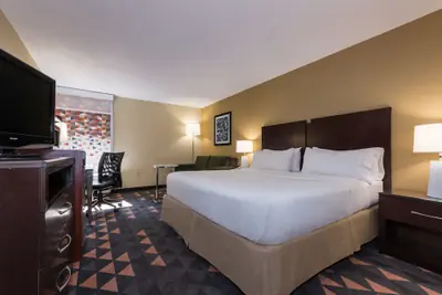 Photo 4 - Holiday Inn Lumberton by IHG