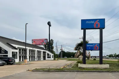 Photo 2 - Motel 6 Baton Rouge, LA - East - I-12
