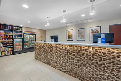 Photo 3 - Best Western Plus Fresno Airport Hotel