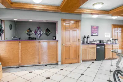 Photo 3 - Econo Lodge Seymour
