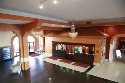 Photo 5 - Ramada by Wyndham Fresno North