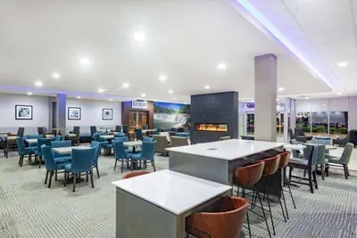 Photo 5 - La Quinta Inn & Suites by Wyndham Joplin