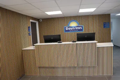 Photo 3 - Days Inn by Wyndham La Crosse