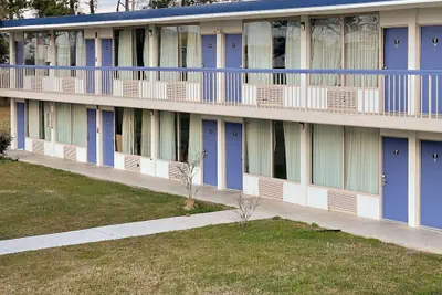 Photo 2 - Motel 6 Marianna, FL