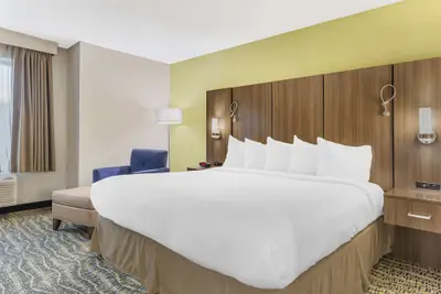 Photo 2 - Best Western Plus New Englander