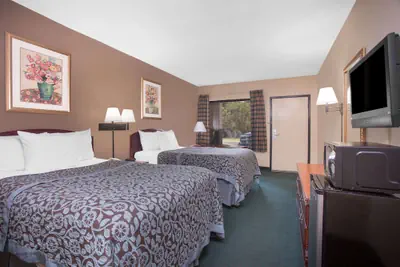 Photo 4 - Days Inn by Wyndham Dublin GA