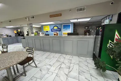 Photo 2 - Days Inn by Wyndham Dublin GA
