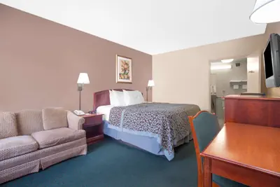 Photo 3 - Days Inn by Wyndham Dublin GA