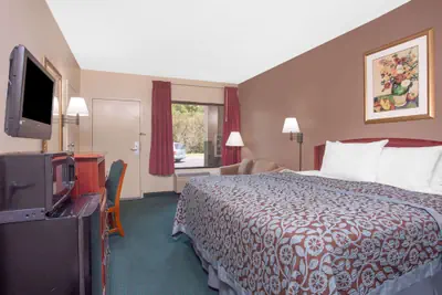 Photo 5 - Days Inn by Wyndham Dublin GA