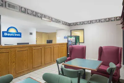 Photo 2 - Days Inn by Wyndham Dublin GA