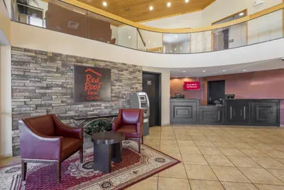 Photo 4 - Red Roof Inn & Suites Cincinnati North - Mason