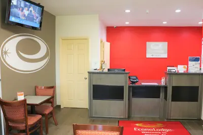 Photo 3 - Econo Lodge Jasper