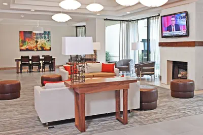 Photo 3 - Holiday Inn Irving Las Colinas by IHG