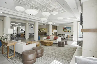 Photo 2 - Holiday Inn Irving Las Colinas by IHG