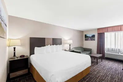 Photo 2 - Best Western Airport Inn
