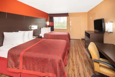 Photo 4 - Days Inn by Wyndham Tupelo