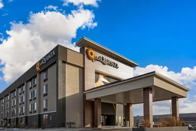 Photo 2 - La Quinta Inn & Suites by Wyndham Denver Aurora Medical