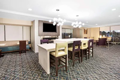 Photo 3 - La Quinta Inn & Suites by Wyndham Denver Aurora Medical