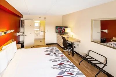 Photo 4 - Red Roof Inn Elkhart
