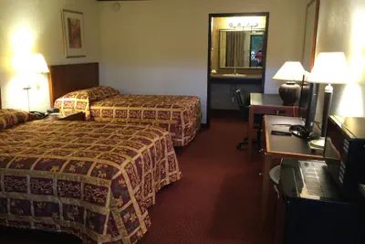 Photo 4 - Regency Inn & Suites