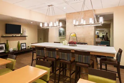 Photo 4 - Hampton Inn White Plains/Tarrytown