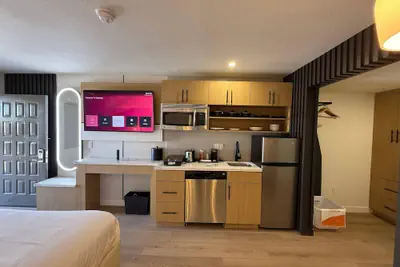 Photo 2 - MainStay Suites Victorville - Hesperia