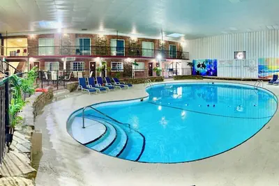 Photo 2 - Ramada by Wyndham Mountain Home