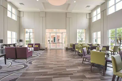Photo 3 - La Quinta Inn & Suites by Wyndham Plantation at SW 6th St