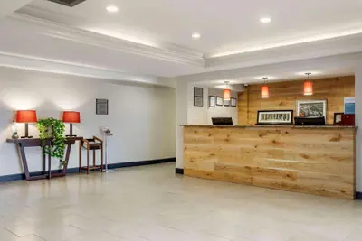Photo 2 - Country Inn & Suites by Radisson, Atlanta Downtown