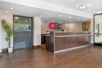 Photo 3 - Red Roof Inn Detroit-Rochester Hills/Auburn Hills