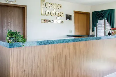 Photo 4 - Econo Lodge Elkhart North