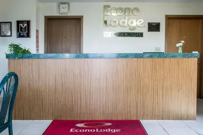 Photo 5 - Econo Lodge Elkhart North